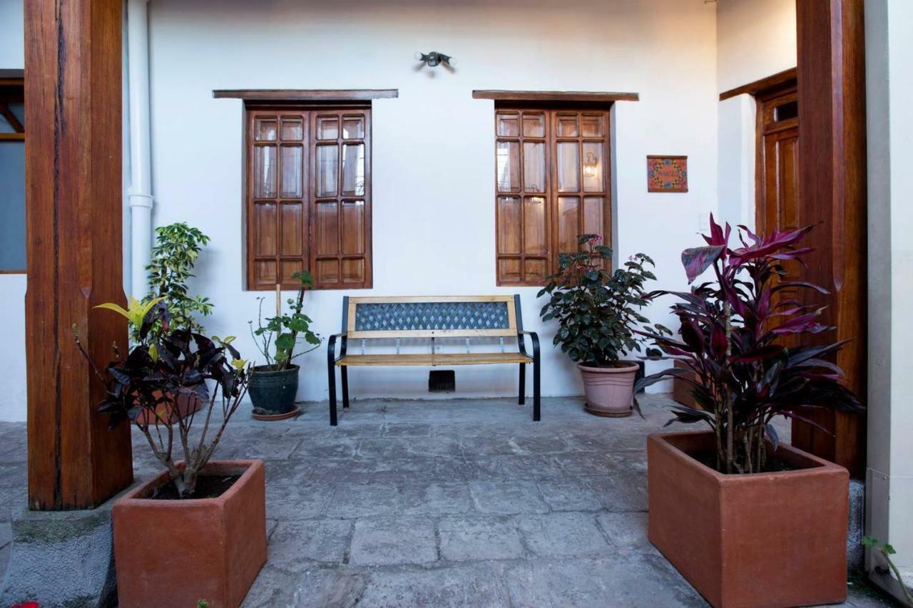 Casa Lunaloma - Boutique Apartments Кіто Екстер'єр фото
